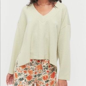 UO Anka Slouchy V-Neck Top IN GREEN